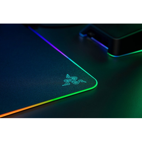 Žaidimų pelės kilimėlis Razer Firefly V2 - Chroma RGB Lighting, Juoda-Klaviatūros, pelės ir