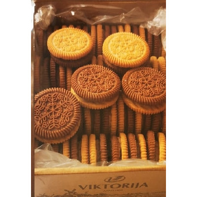 Sausainiai „DVYNUKAI“ kakaviniai ir vaniliniai, pertepti šokolado skonio kremu